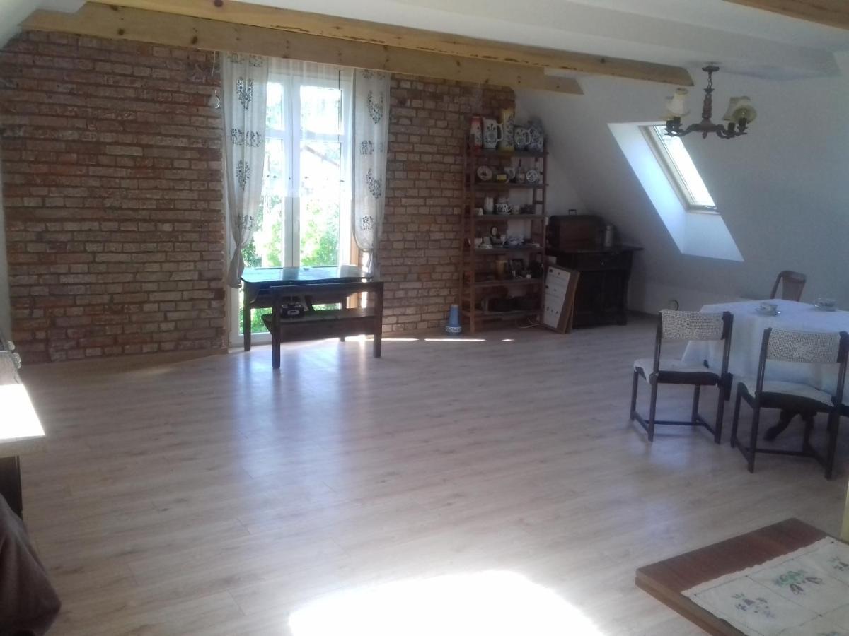 Izdebka W Zaciszu Bed and Breakfast Czarna Dabrowka Εξωτερικό φωτογραφία